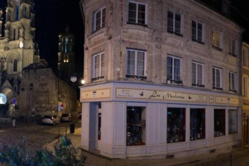 Laon : « Suite Privee Au Pied De La Cathedrale » Exterior photo