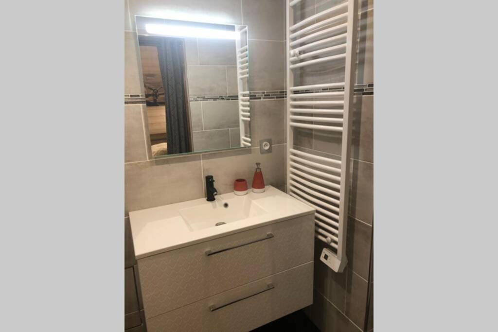 Laon : « Suite Privee Au Pied De La Cathedrale » Exterior photo